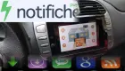 Miniatura: Lettura vocale delle notifiche sul sistema tablet in auto.