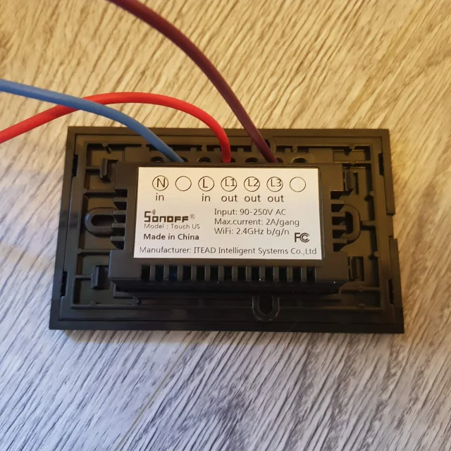 Recensione Sonoff Touch il Wall Switch di Itead
