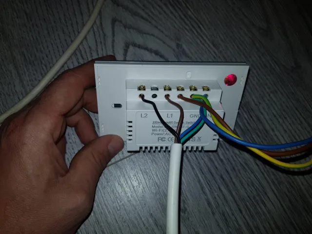 Motorizziamo e automatizziamo una tenda grazie a Zemismart