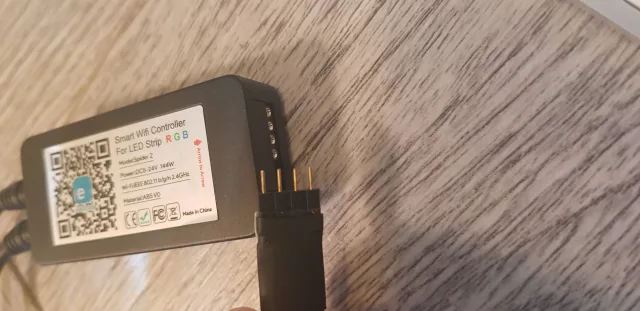 Sonoff L1 - recensione e confronto con la Xiaomi Yeelight Lightstrip