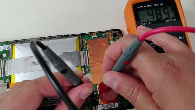 Come alimentare direttamente un Tablet rimuovendo la batteria