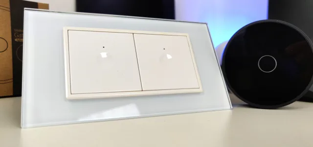 Lampadine normali diventano smart con Livolo Wall Switch e Gateway Zigbee