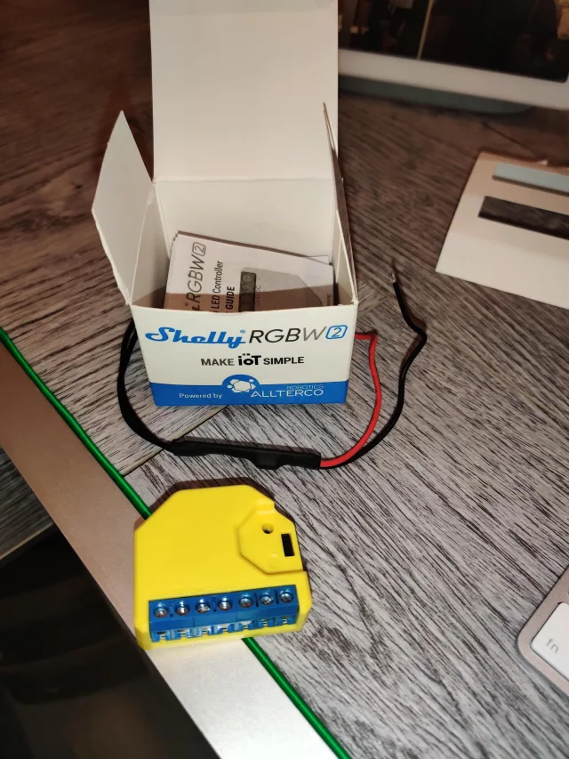 Shelly RGBW2 il miglior controller per strisce led?