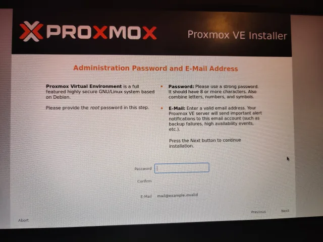 Scelta credenziali di accesso Proxmox