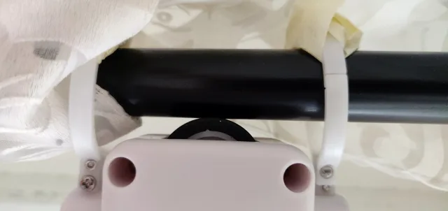 Dettaglio ruota gommata su tenda