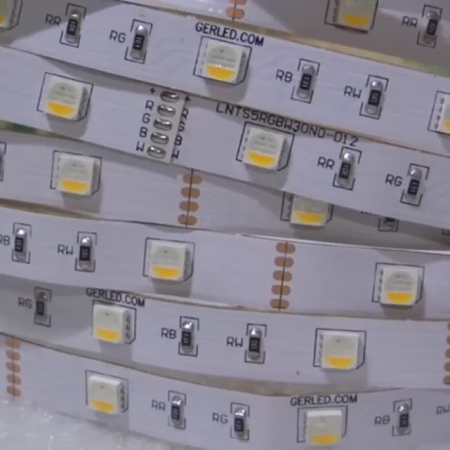 Come realizzare una striscia led WiFi programmabile con un NodeMCU