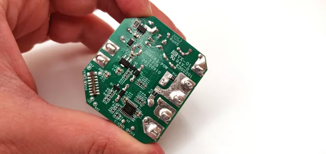 Vista posteriore Sonoff Dual r3 PCB