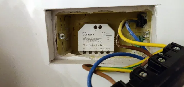 Sonoff Duale R3 in cassetta 504