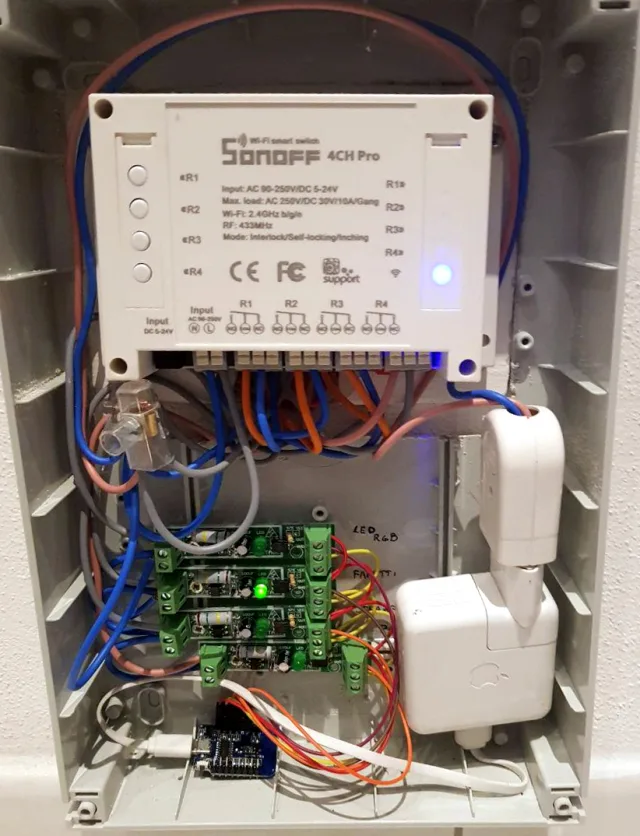 Monitorare lo stato on-off di un punto luce usando Sonoff e Relè passo passo