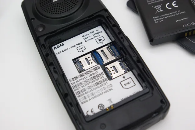 AGM M7 dettaglio vano sim