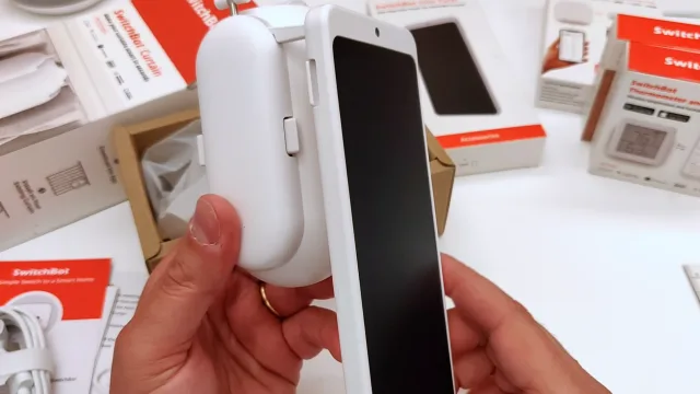 Switchbot curtain solar panel