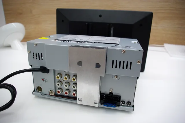 Atoto F7 vista posteriore