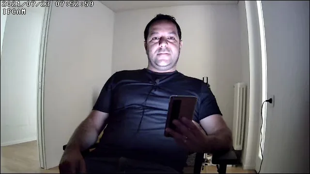 Vista notturna Annke W300 con amplificazione illuminazione