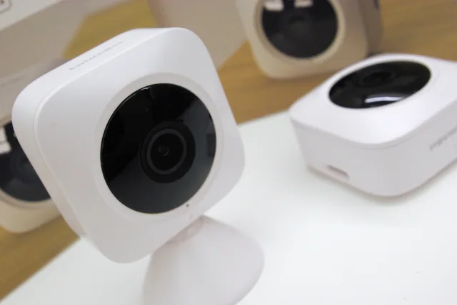 SwitchBot Indoor Cam vista frontale