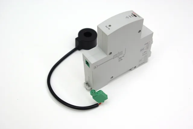 Vista dall'alto Tuya Energy Meter