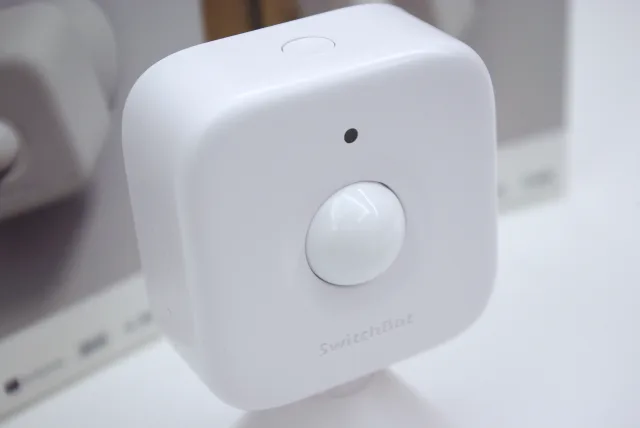 SwitchBot Motion Sensor vista frontale