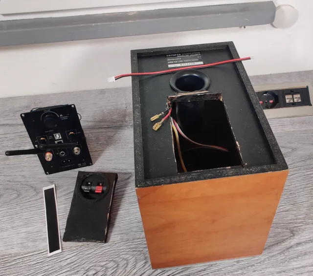 cassa aperta sul posteriore