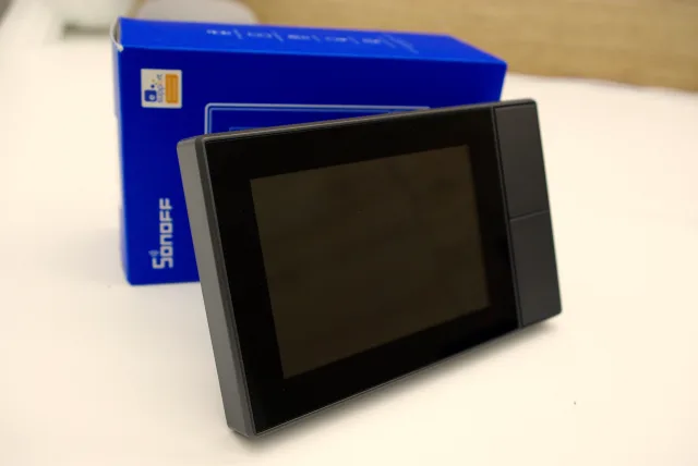 Sonoff NSpanel vista frontale