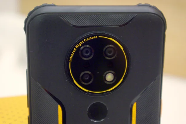 AGM H3 dettaglio fotocamere e sensore di impronte digitali