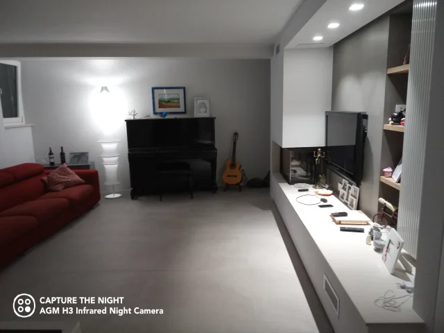 AGM H3 scatto con illuminazione artificiale, no flash