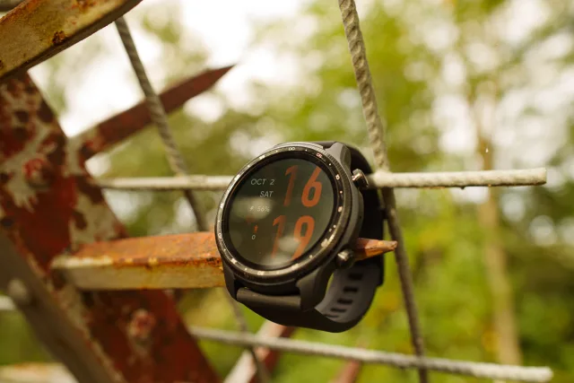 TicWatch Pro 3 Ultra GPS primo piano