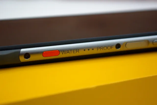 Umidigi Bison X dettaglio laterale 2