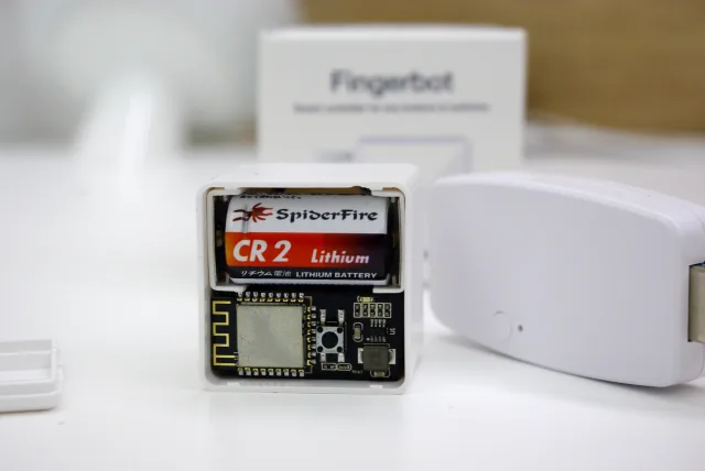 Fingerbot vano batteria