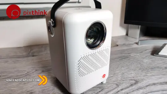 PixThink M1 - DLNA, Miracast e AirPlay in un unico Proiettore Portatile FHD
