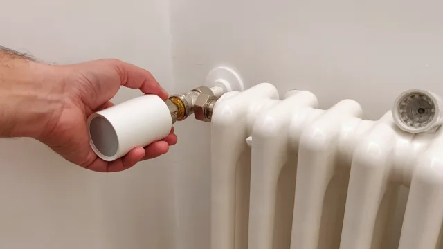 Meross MTS150H montaggio su termosifone