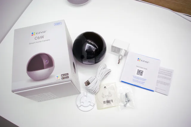 Ezviz C6W contenuto della confezione