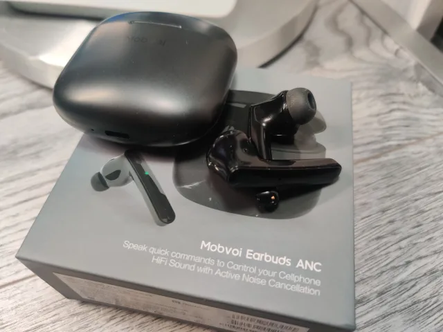 auricolari fuori dalla cover