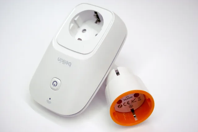 Smart Plug Zigbee Tuya a confronto con una vecchia smart plug wifi Belkin