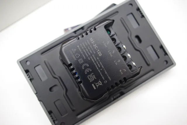 Sonoff SwitchMan M5 vista posteriore