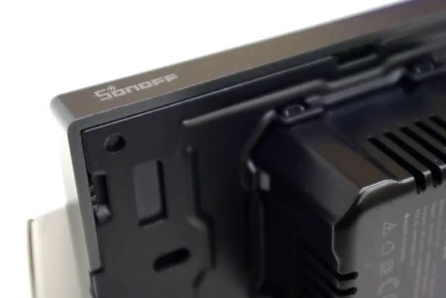 Sonoff SwitchMan M5 dettaglio frame