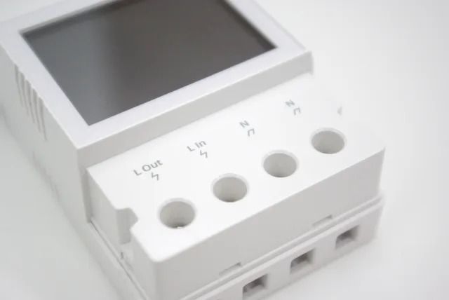 Sonoff POW Elite dettaglio morsettiera