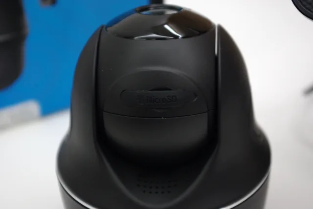 Reolink Argus PT dettaglio vano microSD