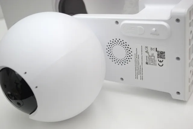 Ezviz CB8 dettaglio altoparlante