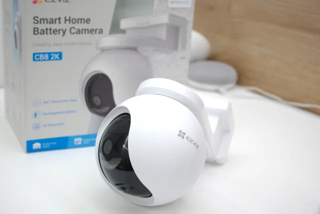 Ezviz CB8 dettaglio frontale