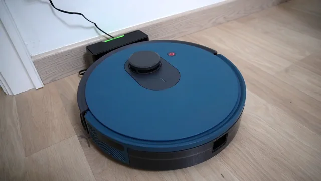 OKP L1 alla sua base di ricarica