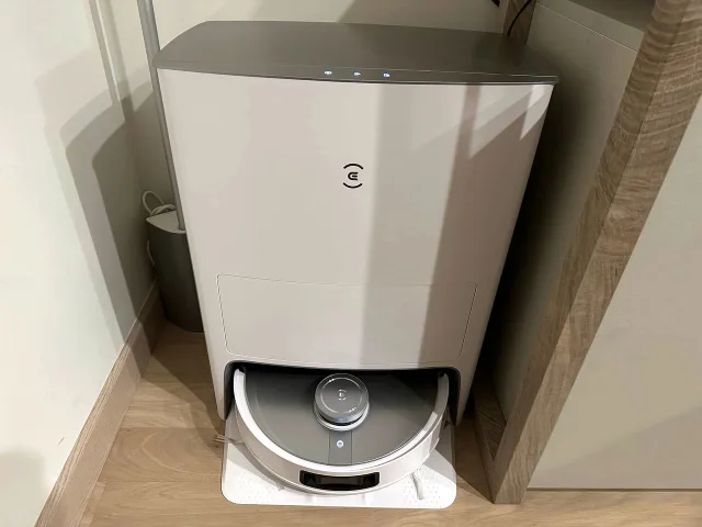 Ecovacs Deebot X1 OMNI