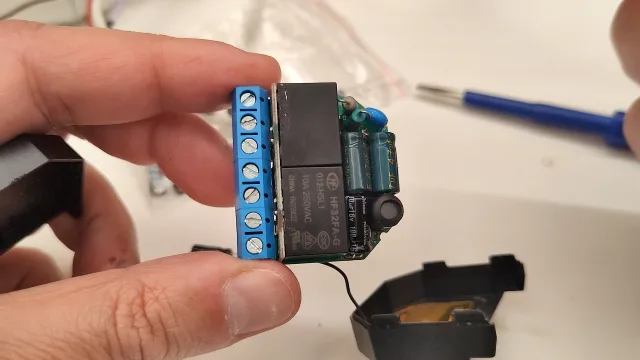 Shelly 2.5 con condensatore difettoso