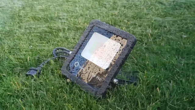 Lumary Floodlight RGBW sotto irrigazione