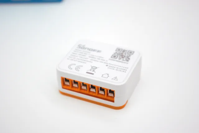 Sonoff mini R4 Extreme vista dal basso