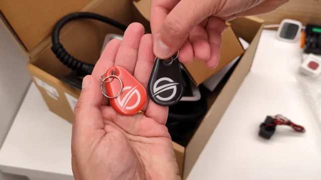 Prism Solar Tag RFID in confezione