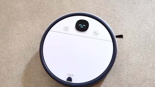 Videosorveglianza su ruote! OKP C5 il robot aspirapolvere che puoi video-chiamare