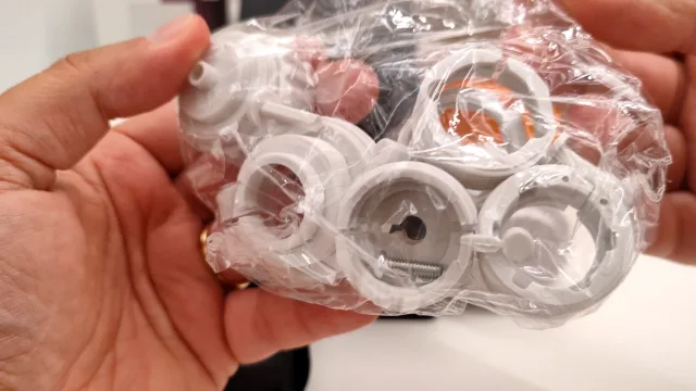 dotazione adattatori di vario tipo per Sonoff TRV