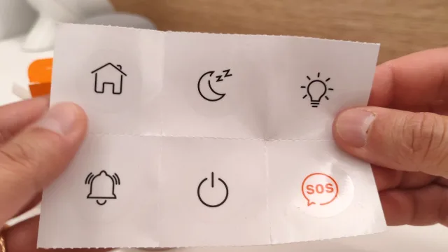 adesivi in dotazione con Sonoff SNZB-01P