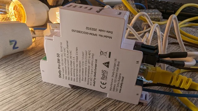 Shelly PRO EM-50 dettaglio laterale