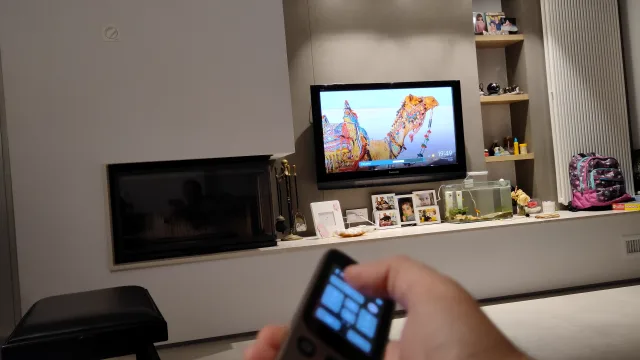 Smart Handheld Controller Tuya in funzione come telecomando IR universale