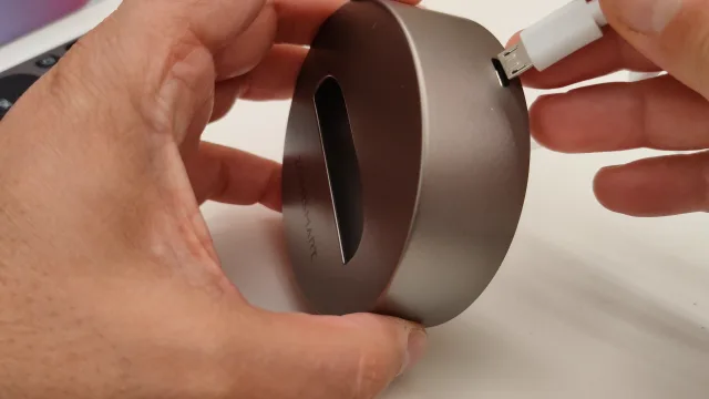 Detteglio base di ricarica Smart Handheld Controller Tuya